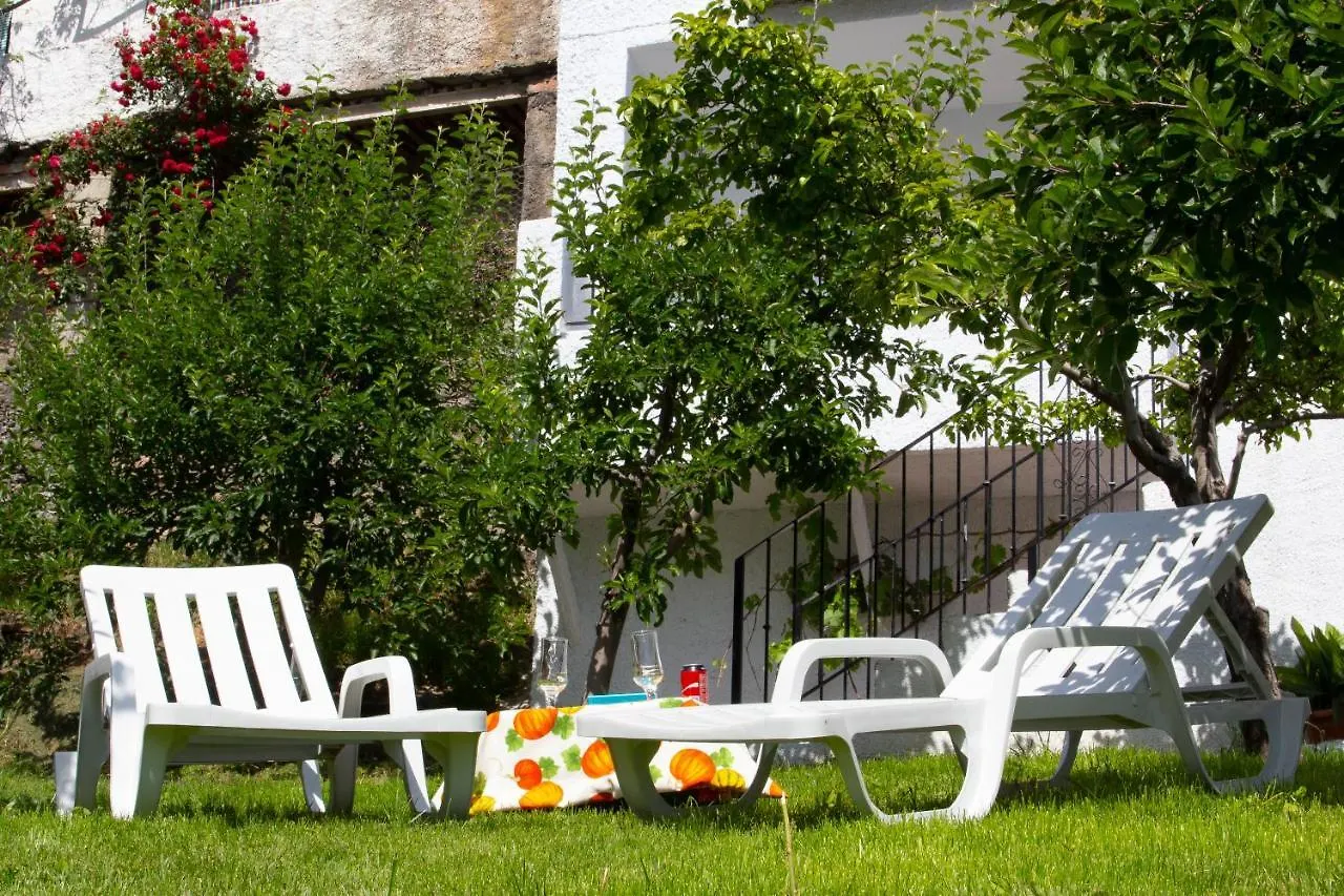 Puerta Bubion Apartamentos