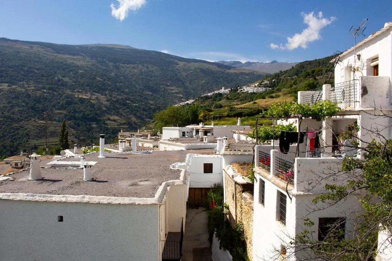 Puerta Bubion Apartamentos