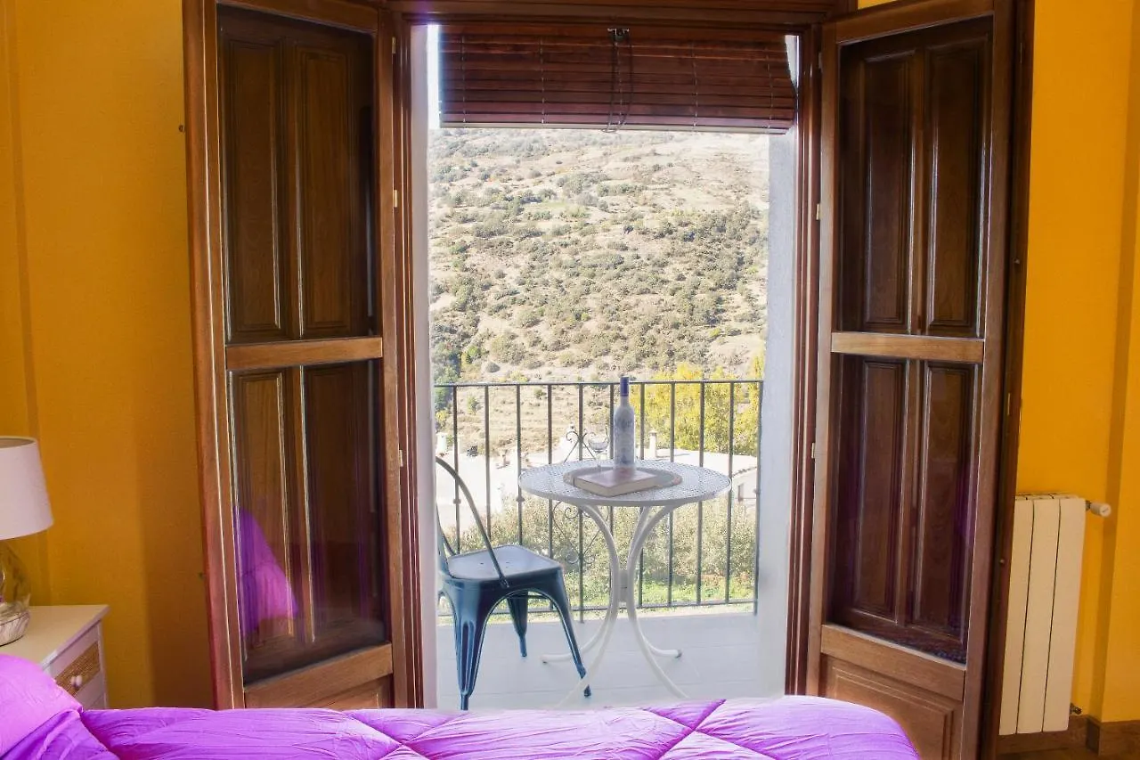 Puerta Bubion Apartamentos
